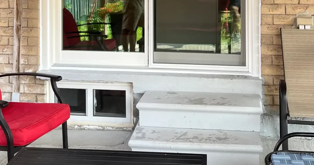 Entry door with multipoint hardware in Richmond Hill, Ontario